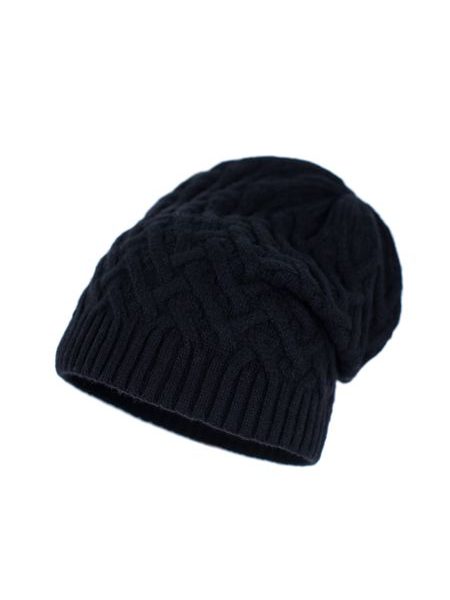 Bílá pletená čepice s cik cak vzorem