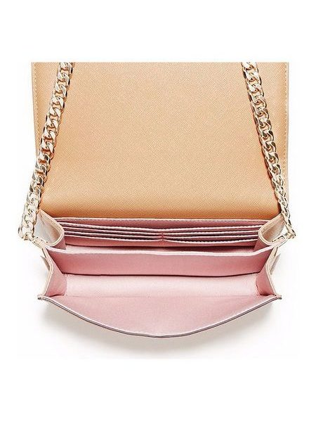 Elegantní crossbody kabelka GUESS Quattro G Perforated Cross-body Camel