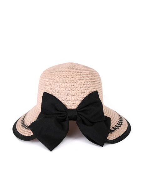 Klobouk se zdobeným lemem