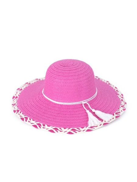 Klobouk se zdobeným lemem