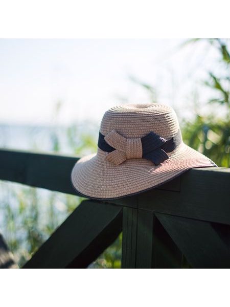 Lehký a vzdušný klobouk