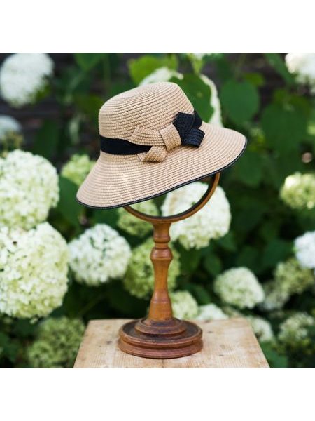 Lehký a vzdušný klobouk