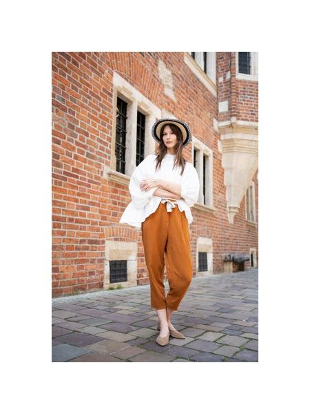 Klobouk se zdobeným lemem