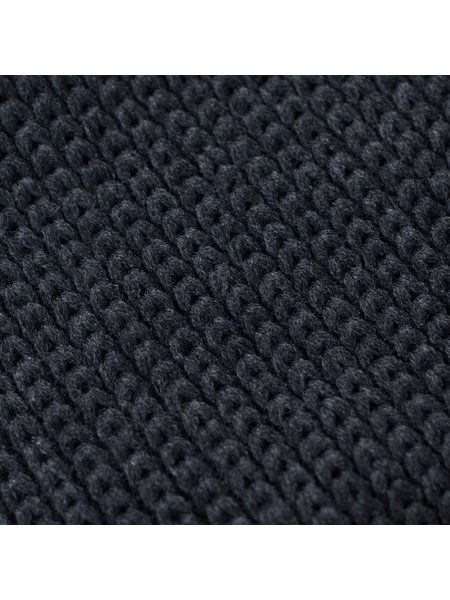 Šedočerný pletený šál