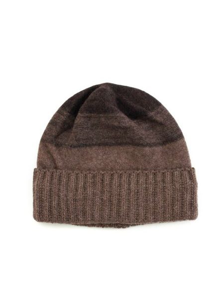 Hnědá čepice s elegantním žíháním