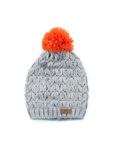 Šedá zimní čepice s oranžovou bambulí