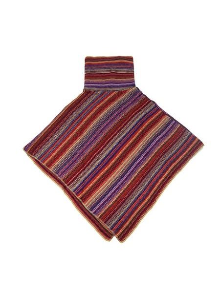 Červené pruhované pončo