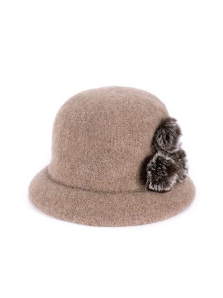 Šedý klobouk s kožešinou