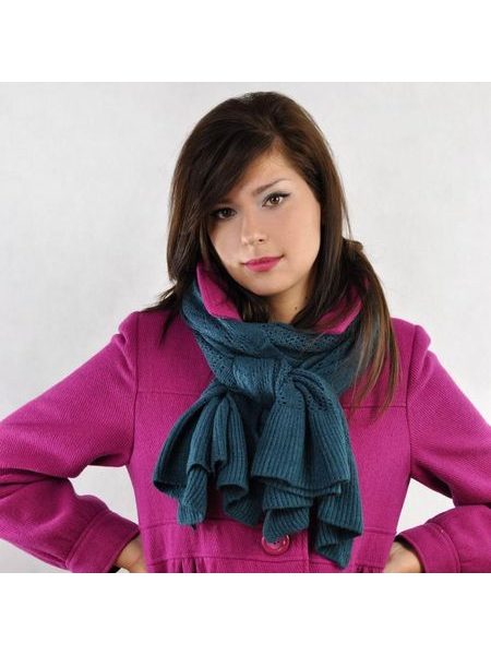 Jemný dámský šál - tmavě fialový