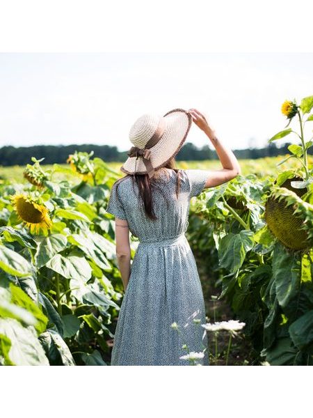 Lehký klobouk se širokým lemem