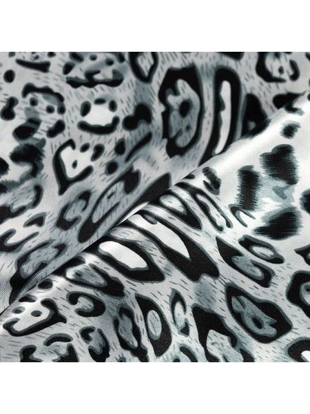 Výjimečný šedý šátek se zvířecími motivy