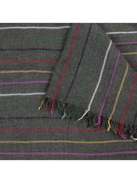 Šedý šátek s proužky