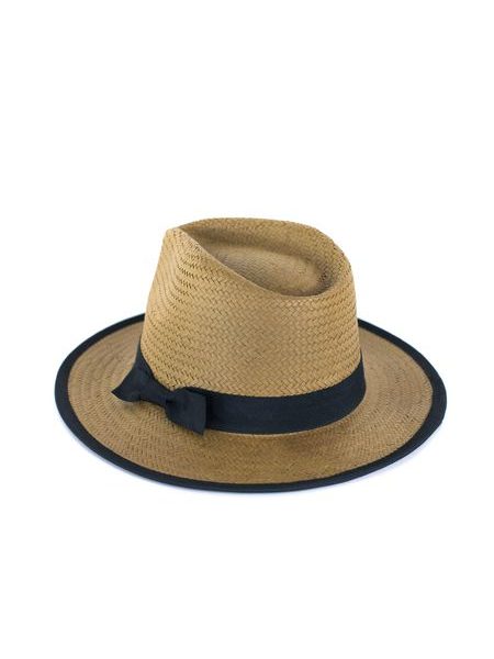 Klobouk s černým lemem a mašlí