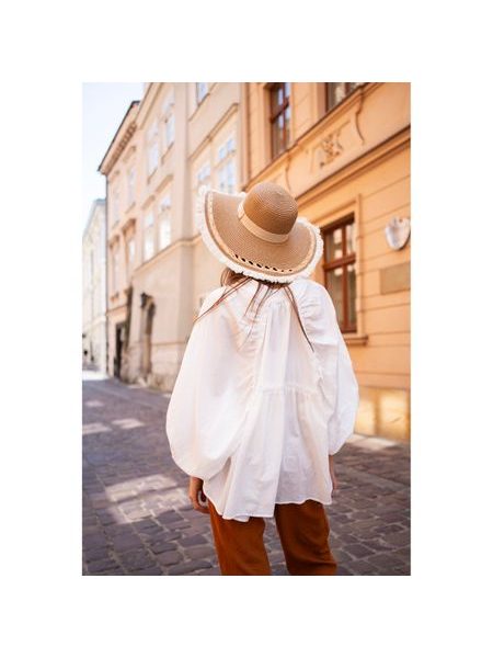 Vzdušný lehký klobouk se stuhou