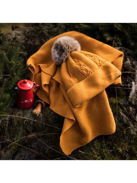 Klasická zimní šála s jednoduchou formou tmavomodrá