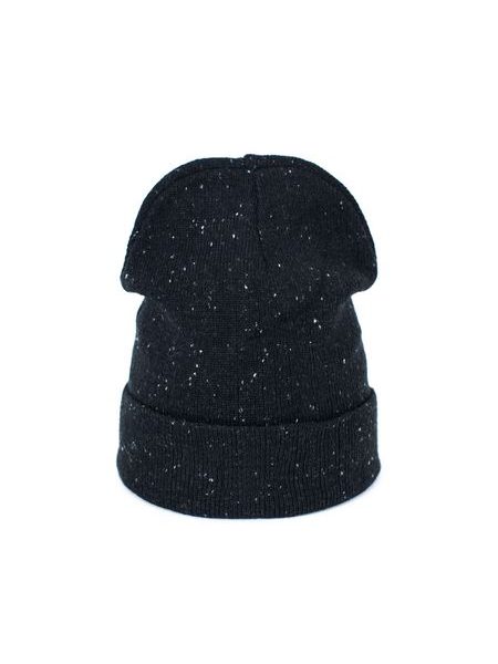 Minimalistická černá čepice