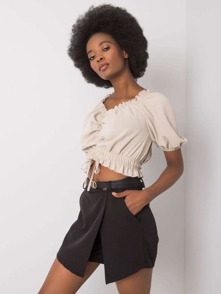 Elegantní černé kraťasy s opaskem