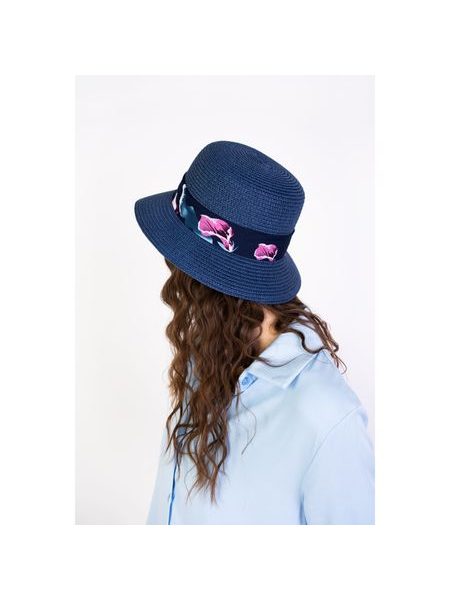 Klobouk se zdobeným lemem