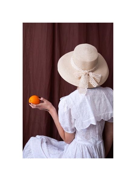 Slušivý klobouk se širokým lemem