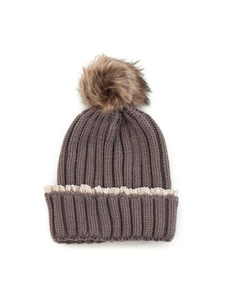 Čepice s krajkou a bambulí hnědá