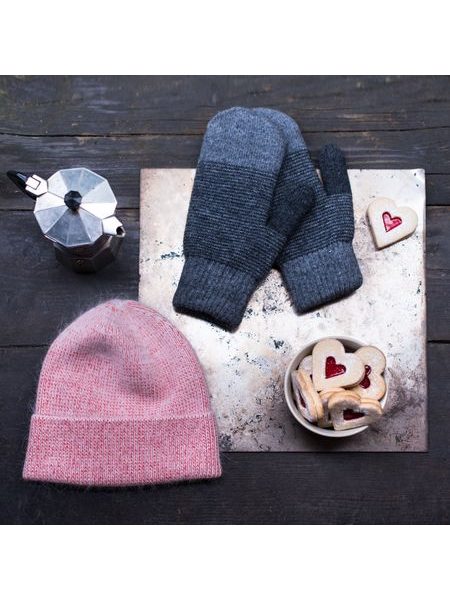 Zimní bílozelená čepice