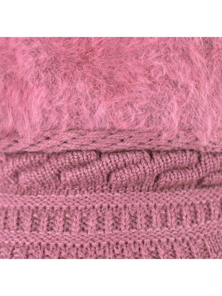 Příjemná čepice s kšiltem