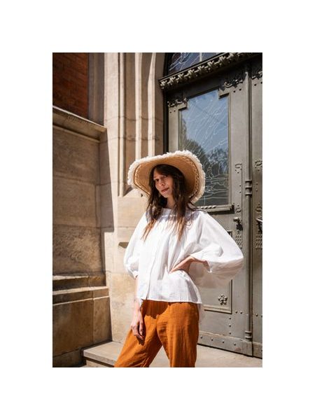 Vzdušný lehký klobouk se stuhou