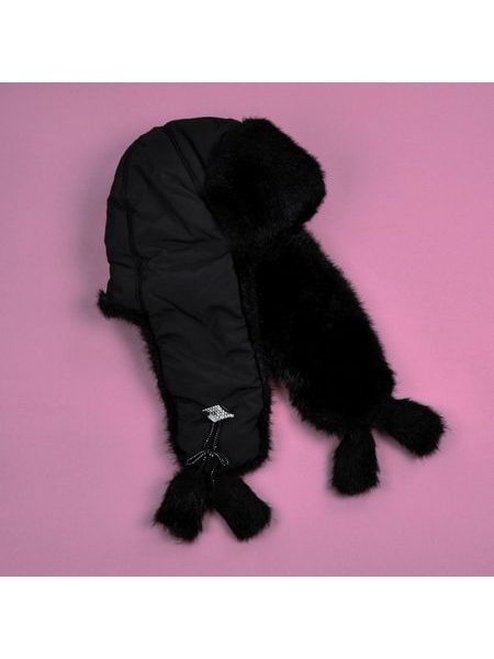 Hezká ušanka černá