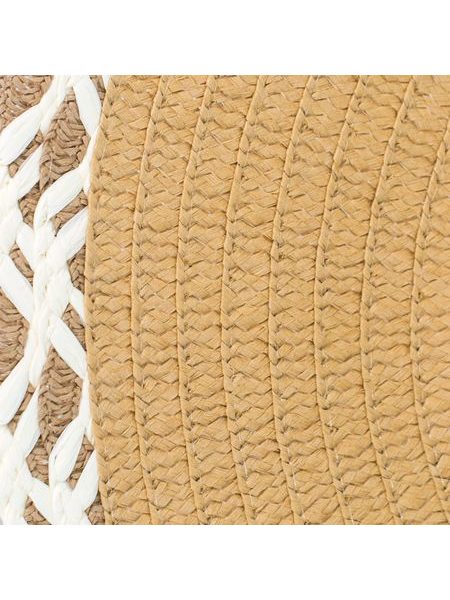 Klobouk se zdobeným lemem