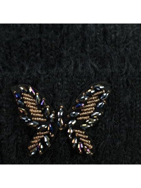 Elegantní šedá čepice s motýlkem