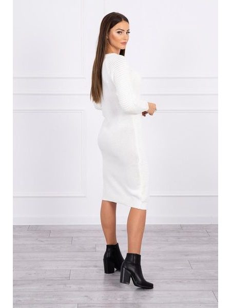 Svetrové šaty krémové
