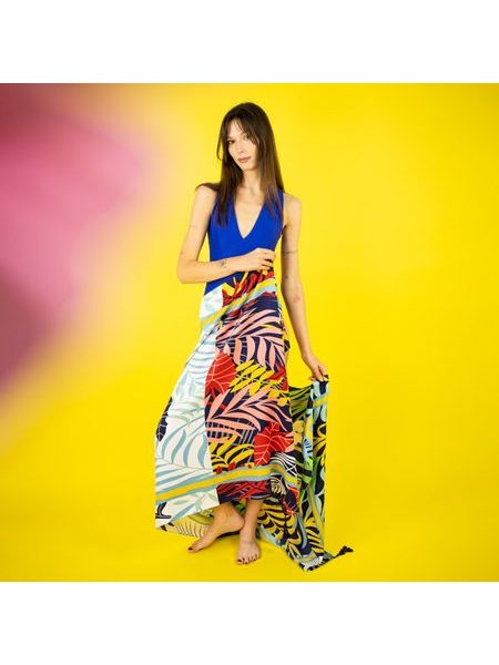 Lehká šála zakončená třásněmi mix barev