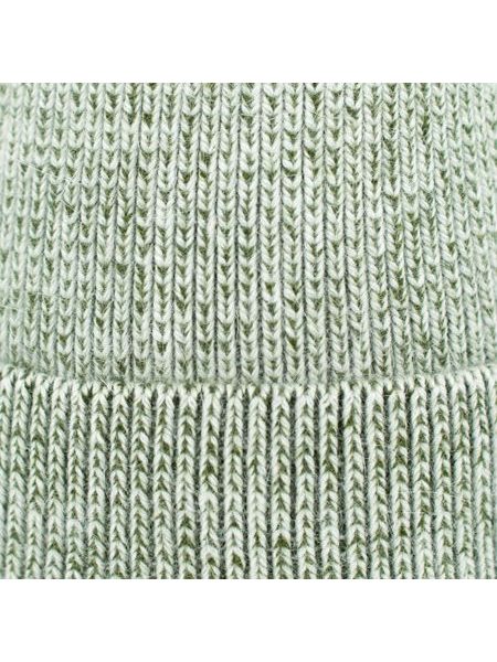 Zimní bílozelená čepice