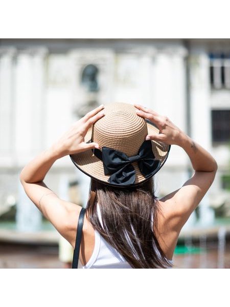 Klobouk se širokým lemem