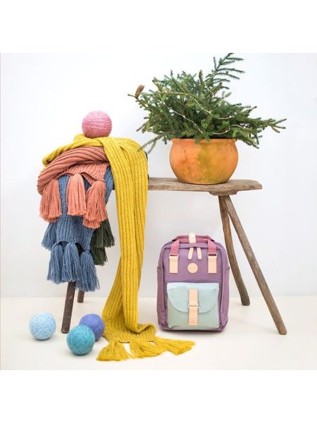 Pletená zimní šála s třásněmi - šedá