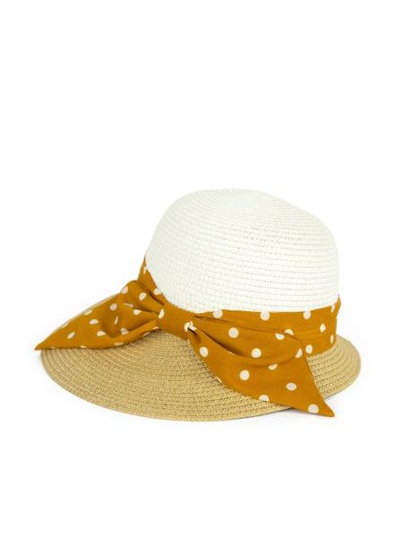 Klobouk se zdobeným lemem