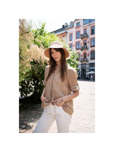 Klobouk se zdobeným lemem