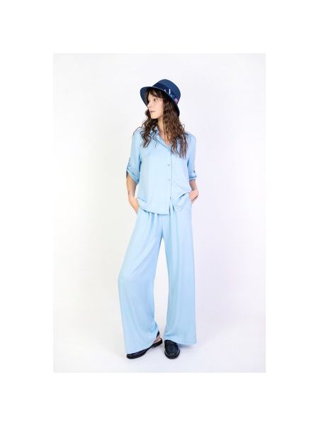 Klobouk se zdobeným lemem