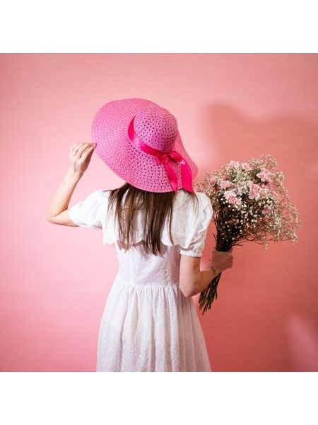 Klobouk s hnědou mašlí