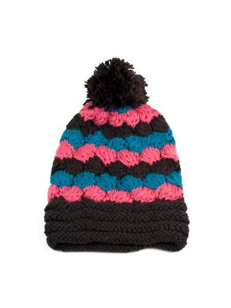 Barevná čepice s velkou bambulí černá
