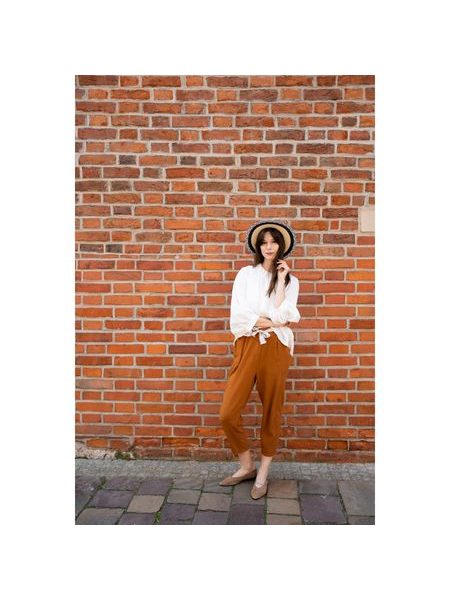 Klobouk se zdobeným lemem