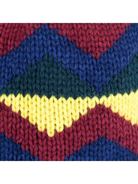 Vzorovaná čepice s bambulí