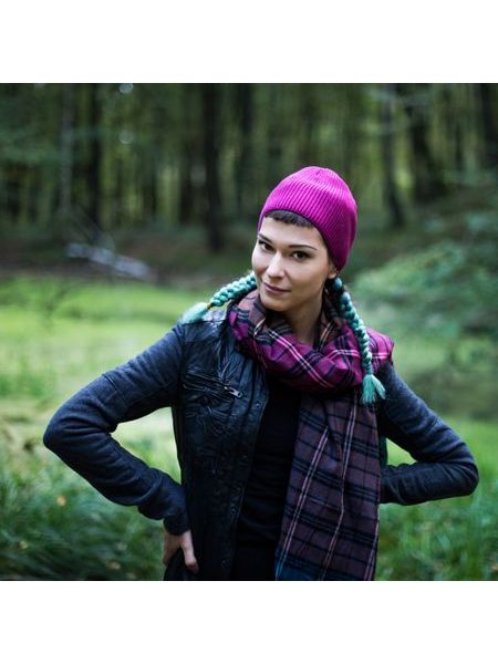 Originální zimní šála s roztřepenými boky