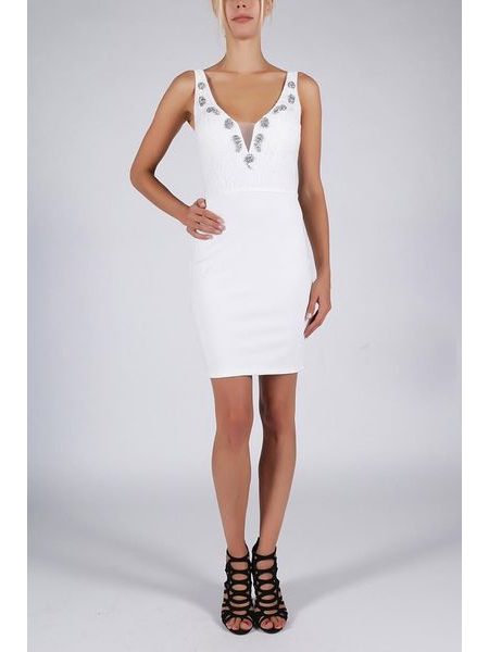 Bílé pouzdrové společenské šaty