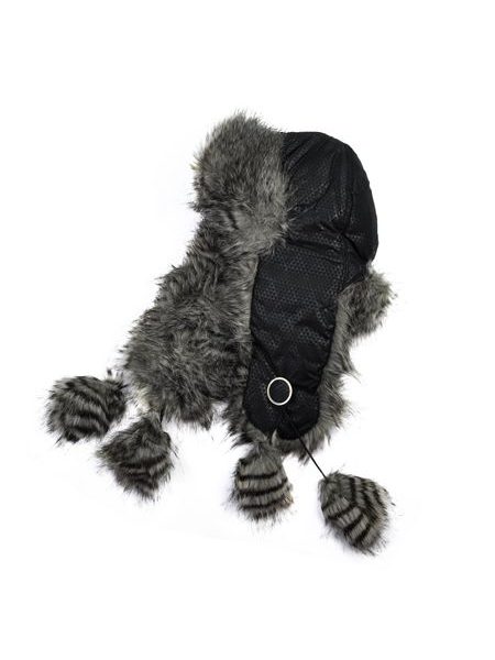 Trendy černá ušanka