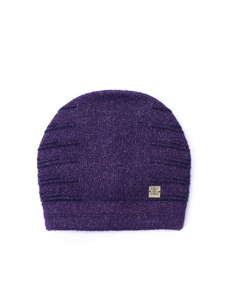 Čepice s rafinovaným zdobením fialová