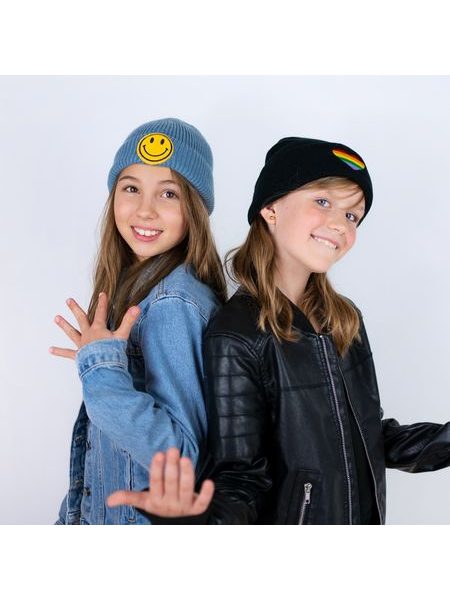 Černá zimní čepice pro děti se srdcem