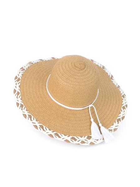 Klobouk se zdobeným lemem