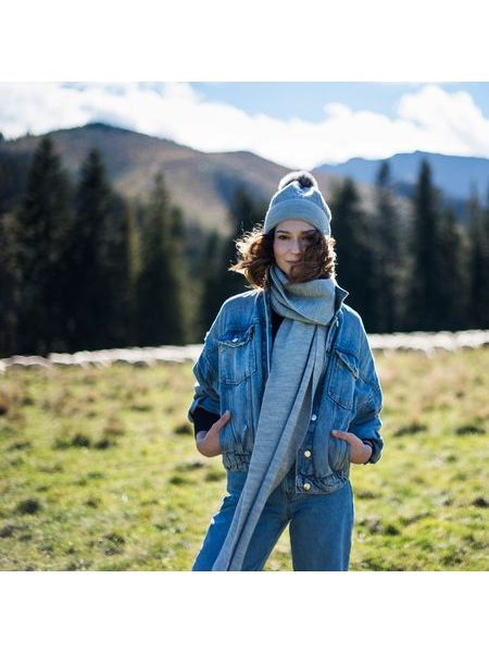 Černá Zimní Čepice s Bambulí