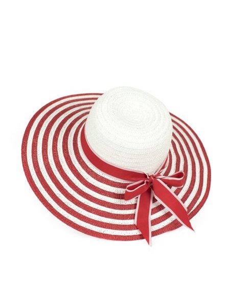 Klobouk se zdobeným lemem